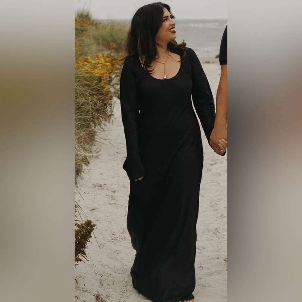 Elegant Black Maxi Dress